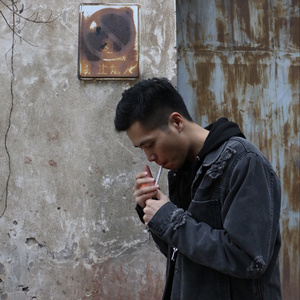 被手指玩弄到高潮视频
